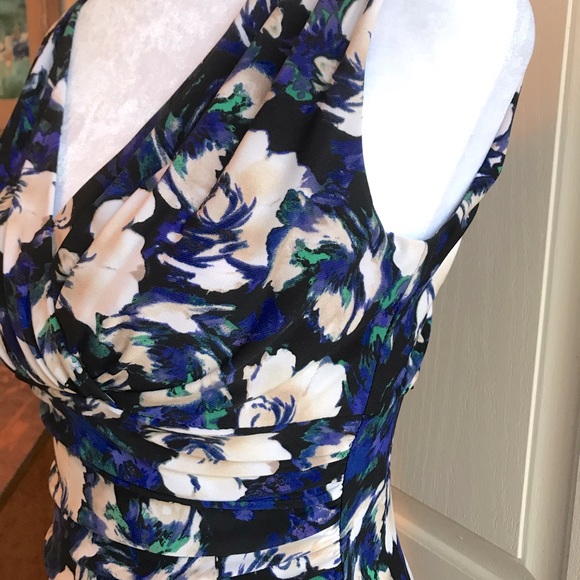 Fitted stretchy dress, floral size 4 EUC - Picture 3 of 4